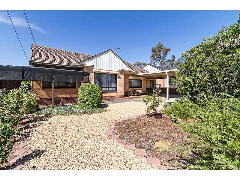 8 Windsor Avenue, Para Hills SA 5096