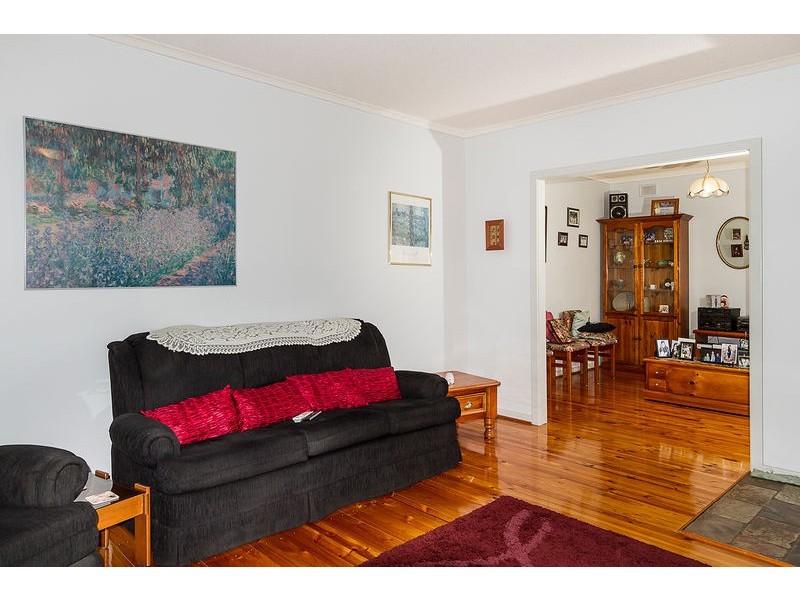 8 Windsor Avenue, Para Hills SA 5096