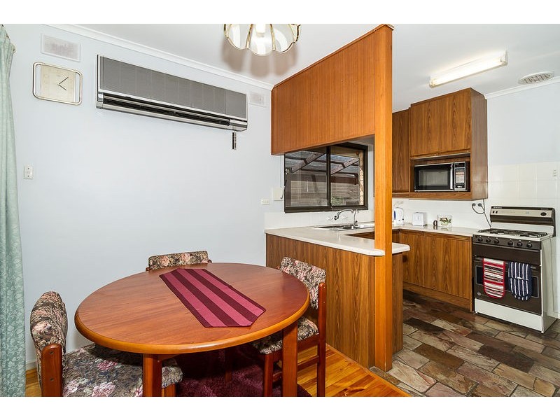 8 Windsor Avenue, Para Hills SA 5096