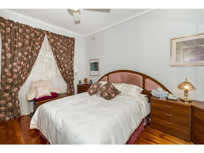 8 Windsor Avenue, Para Hills SA 5096