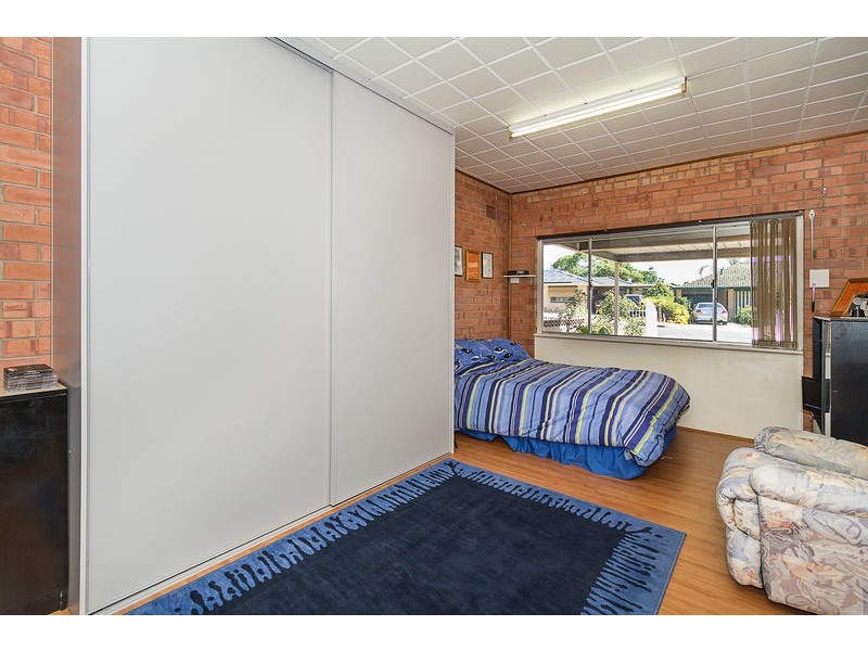 8 Windsor Avenue, Para Hills SA 5096