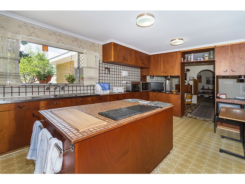 21 Nunyah Drive, Banksia Park SA 5091