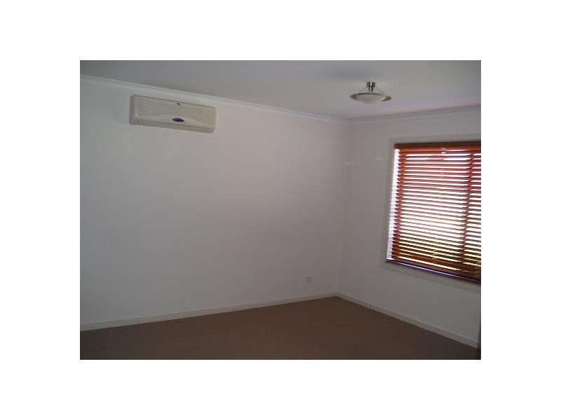 28 Hamra Drive, Smithfield SA 5114