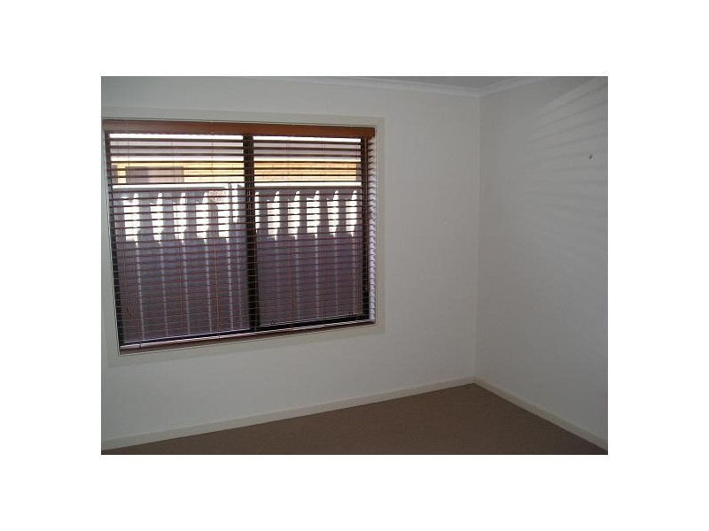 28 Hamra Drive, Smithfield SA 5114