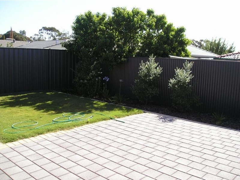 28 Hamra Drive, Smithfield SA 5114