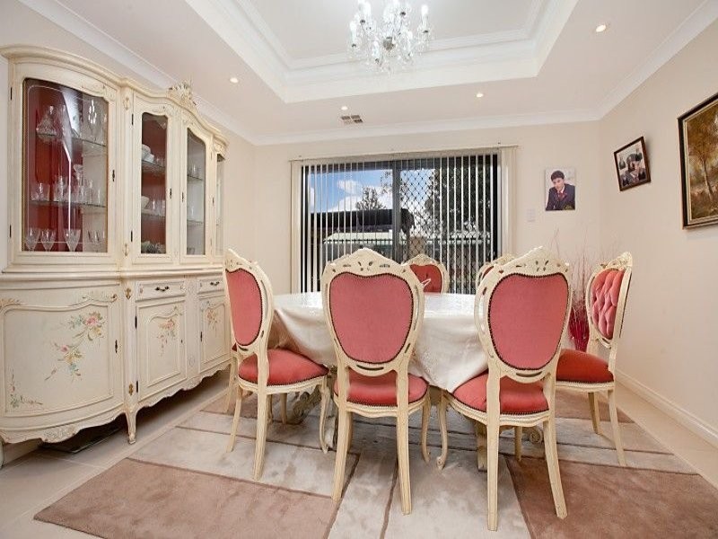 1 Brian Way, Valley View SA 5093