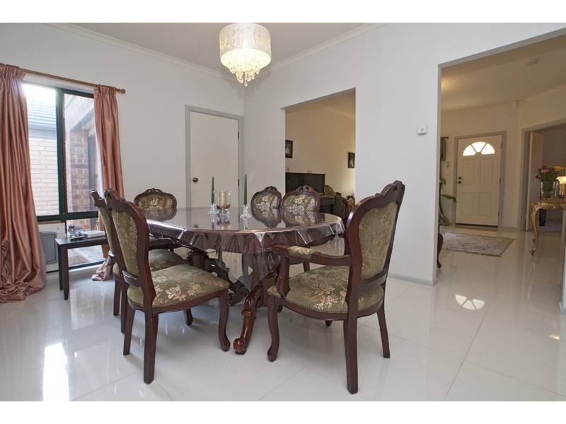 12 Duchess Walk, Para Hills SA 5096