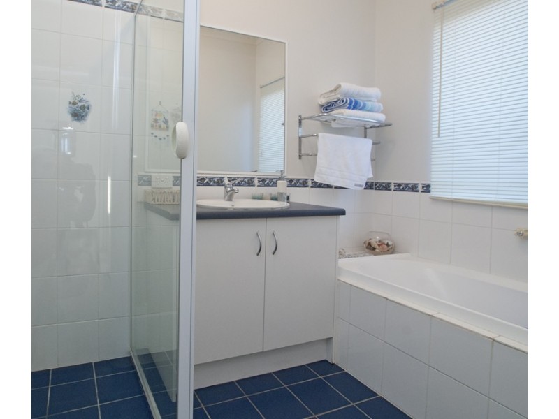 12 Duchess Walk, Para Hills SA 5096