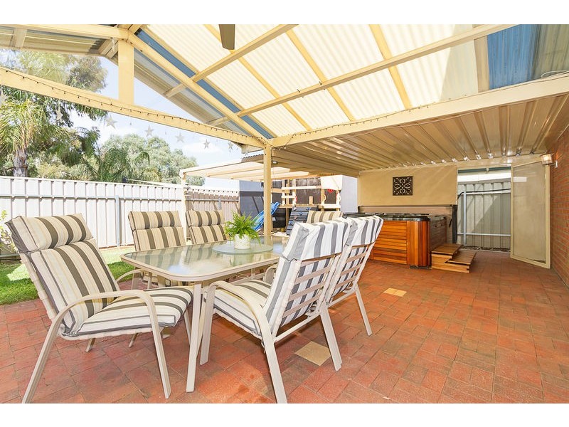 18 Persimmon Grove, Golden Grove SA 5125
