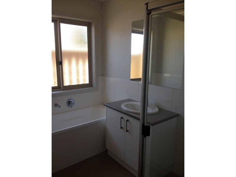 36 Milne Road, Para Hills SA 5096