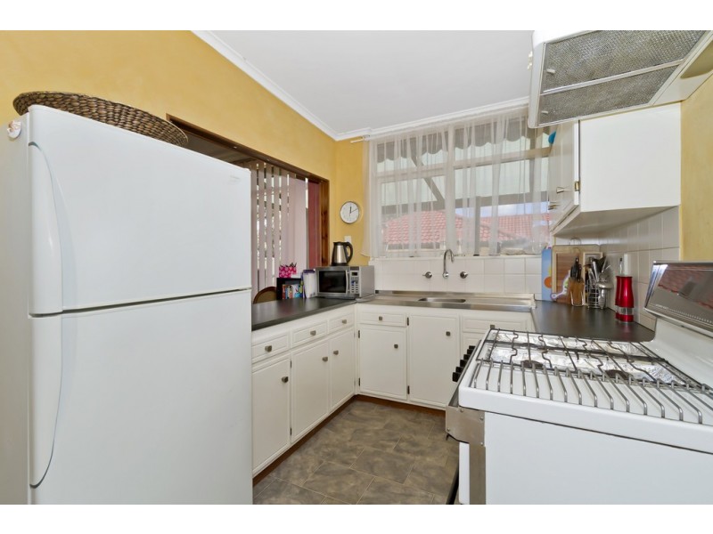 24 Leabrook Drive, Para Hills SA 5096