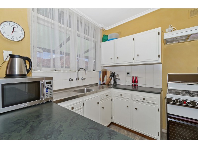 24 Leabrook Drive, Para Hills SA 5096