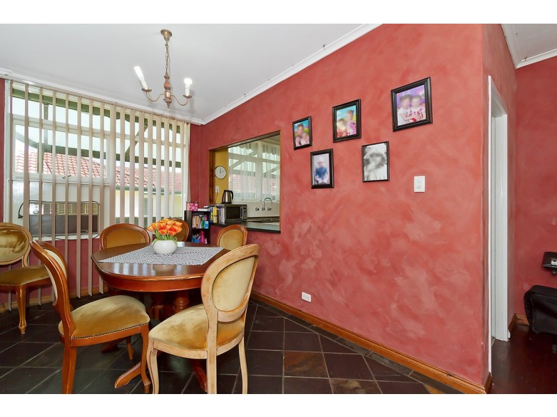 24 Leabrook Drive, Para Hills SA 5096