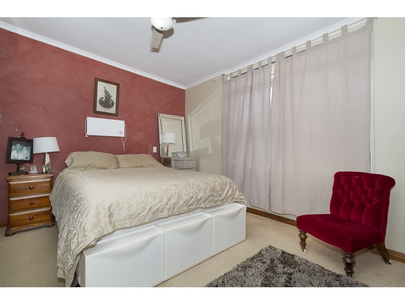 24 Leabrook Drive, Para Hills SA 5096