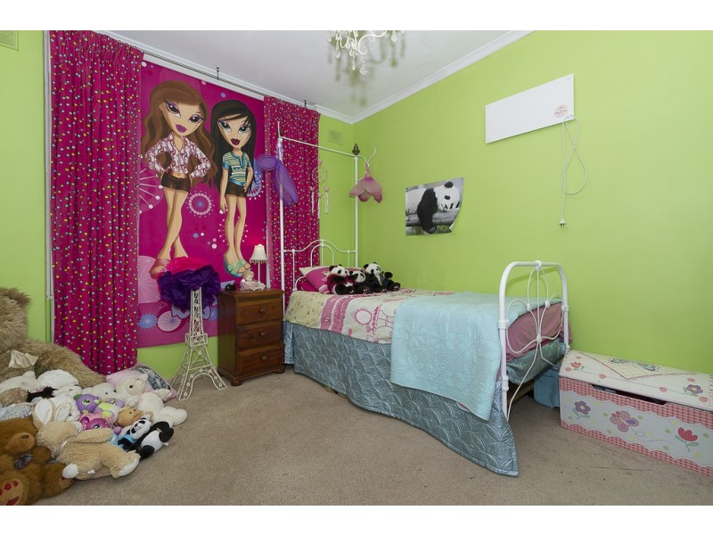 24 Leabrook Drive, Para Hills SA 5096