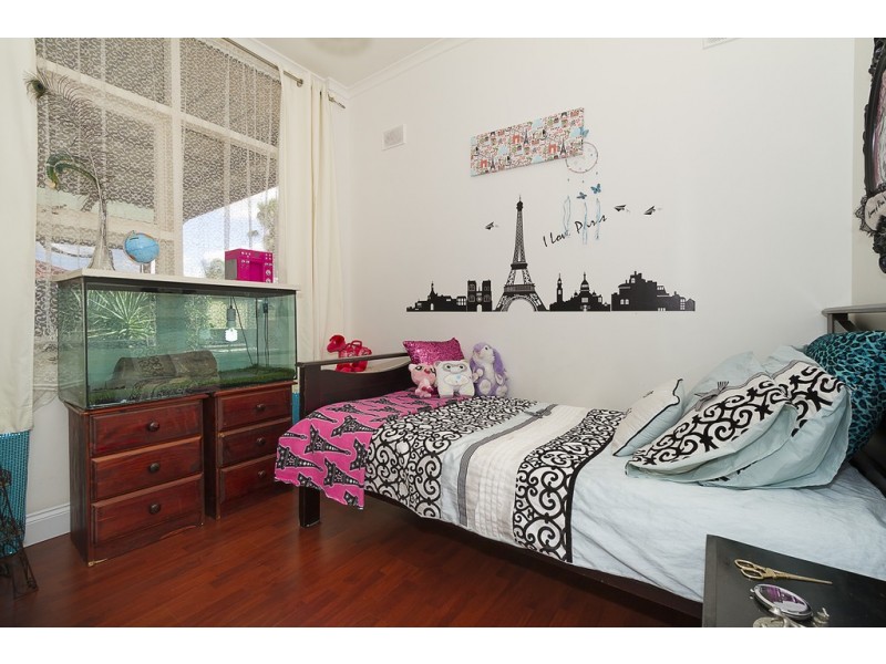 24 Leabrook Drive, Para Hills SA 5096