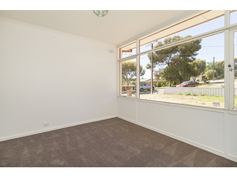 22 Seaview Road, Para Hills SA 5096