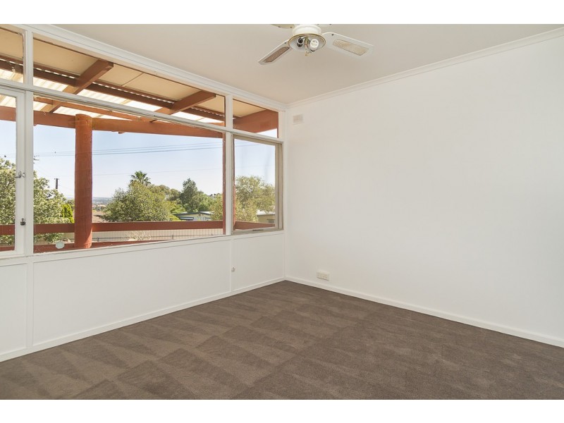 22 Seaview Road, Para Hills SA 5096