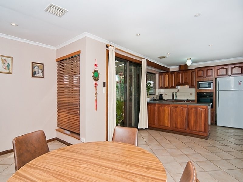 4 Sydney Drive, Salisbury Heights SA 5109