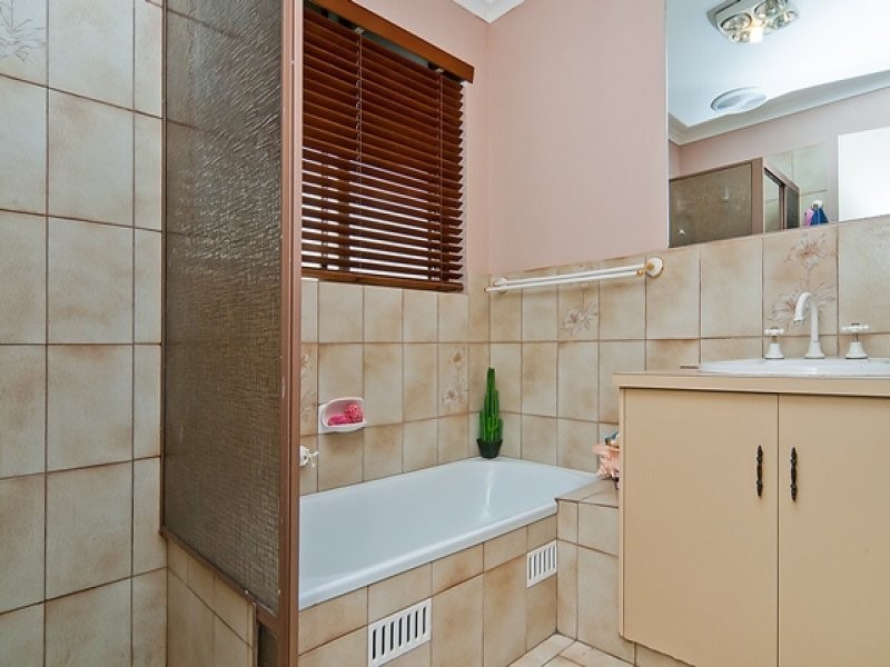 4 Sydney Drive, Salisbury Heights SA 5109