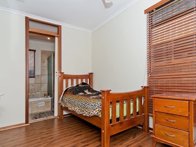 4 Sydney Drive, Salisbury Heights SA 5109