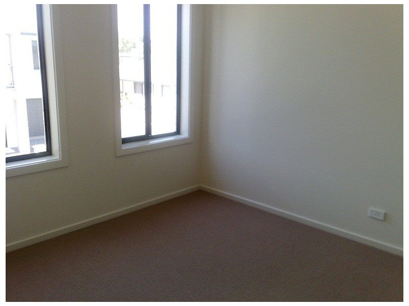 2 Hamra Drive, Smithfield SA 5114