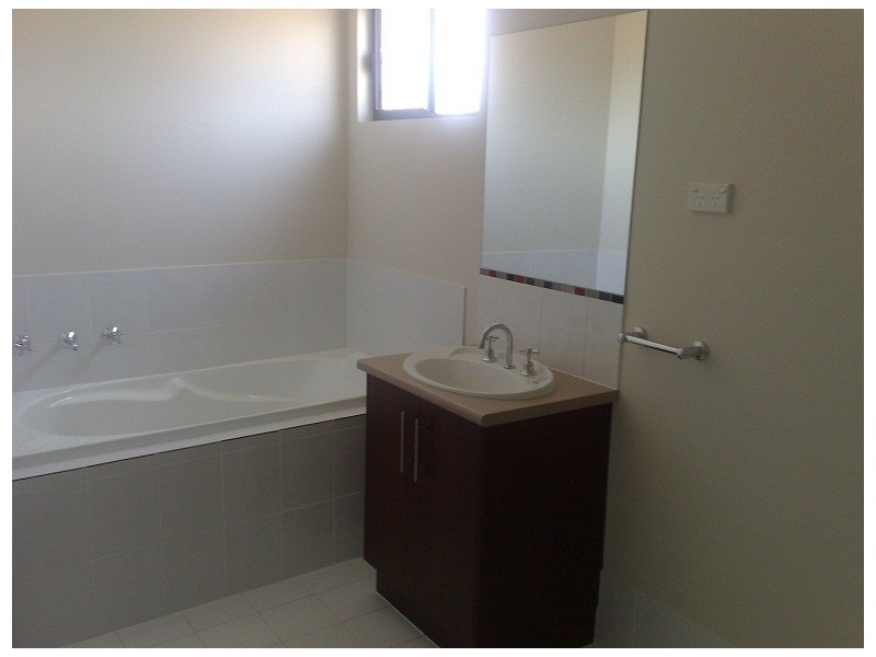 2 Hamra Drive, Smithfield SA 5114
