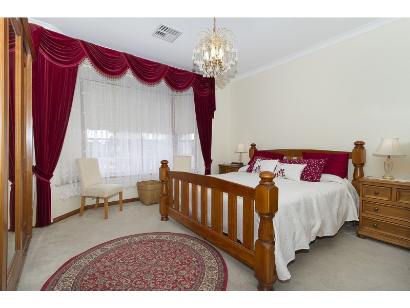 43 Yulinda Terrace, Gulfview Heights SA 5096