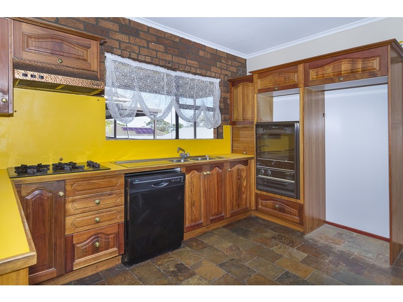 11 Sleep Road, Para Hills SA 5096