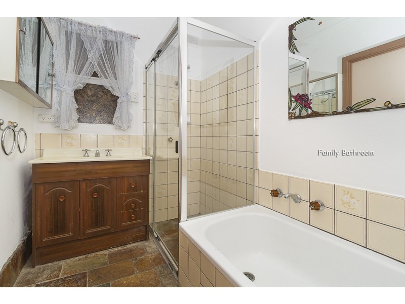 11 Sleep Road, Para Hills SA 5096