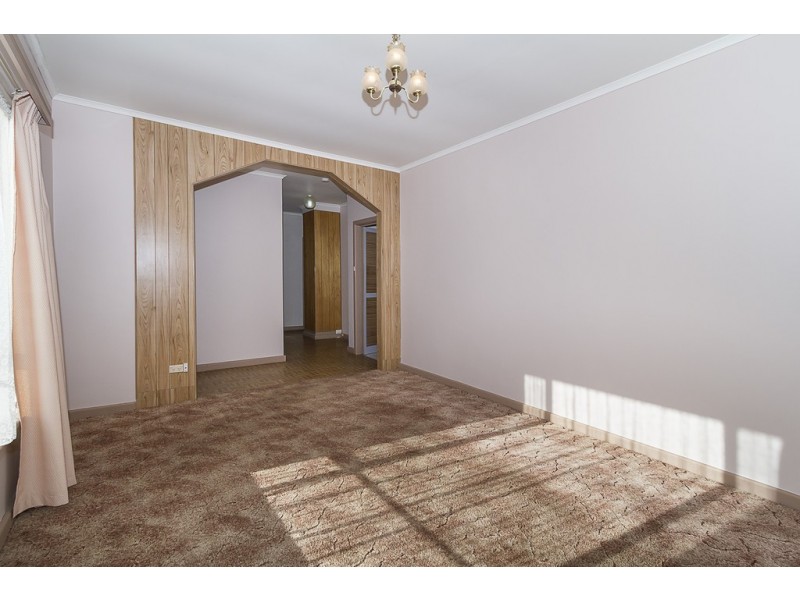 11 Penner Crescent, Para Hills SA 5096