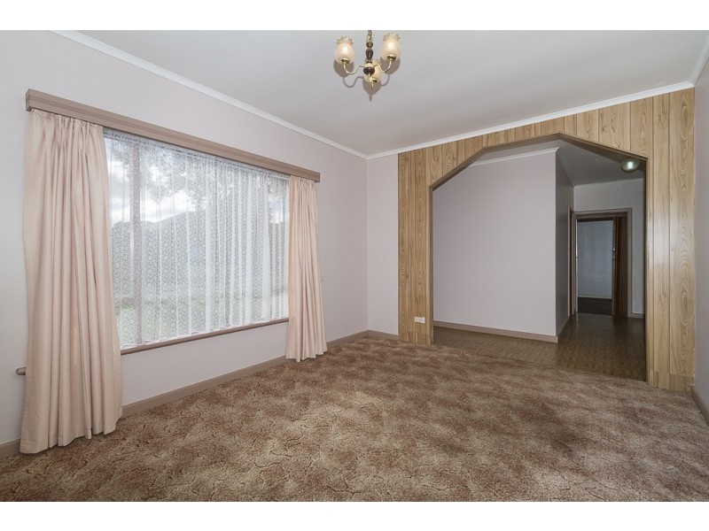 11 Penner Crescent, Para Hills SA 5096