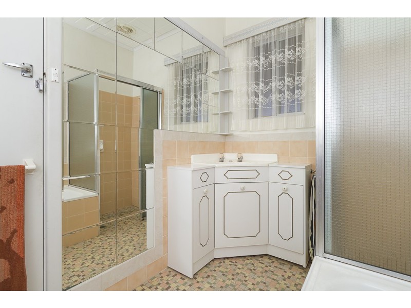 11 Penner Crescent, Para Hills SA 5096