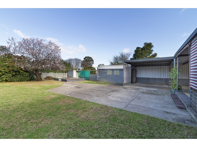 11 Penner Crescent, Para Hills SA 5096