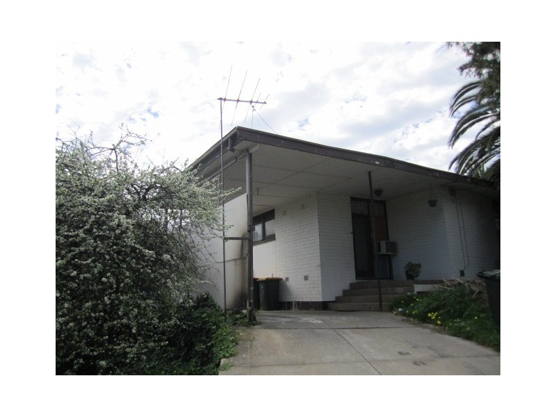 10 Linton Road, Para Hills SA 5096