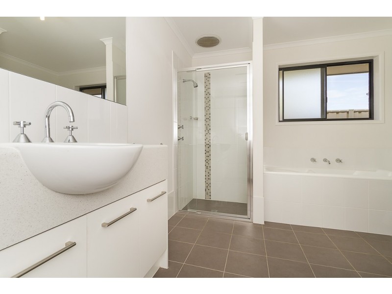 43 Lindsay Avenue, Valley View SA 5093