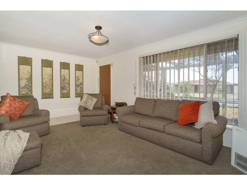 8 Barton Crescent, Burton SA 5110