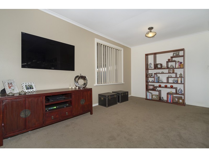 8 Barton Crescent, Burton SA 5110