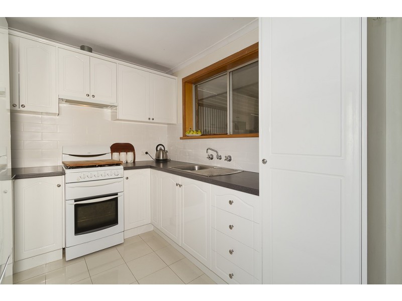 8 Barton Crescent, Burton SA 5110