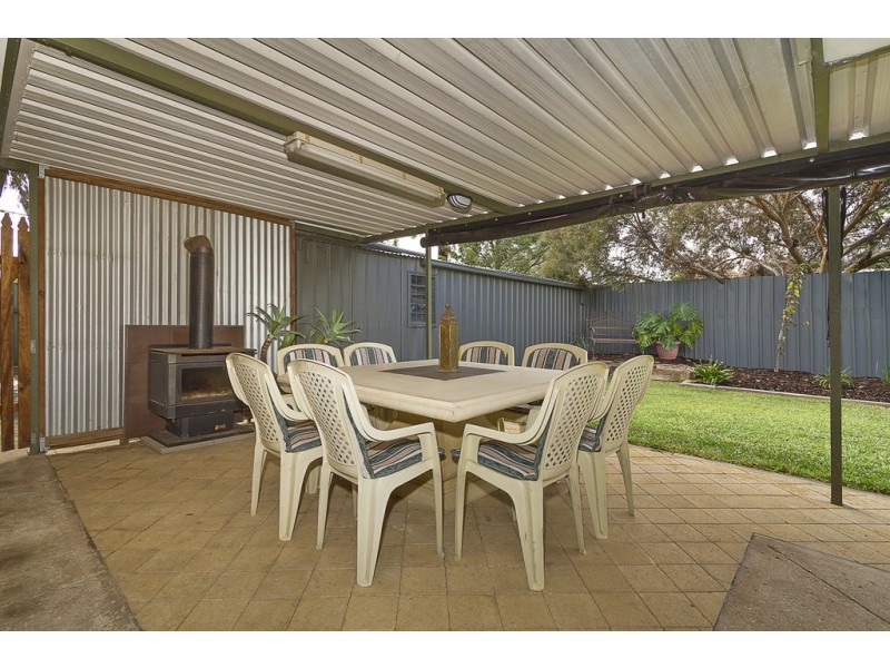 8 Barton Crescent, Burton SA 5110