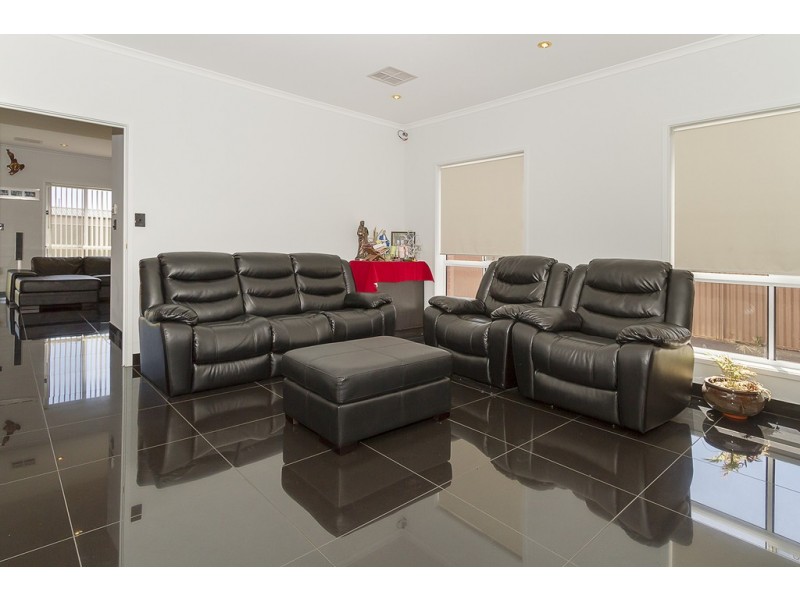 58 Fleming Crescent, Mansfield Park SA 5012