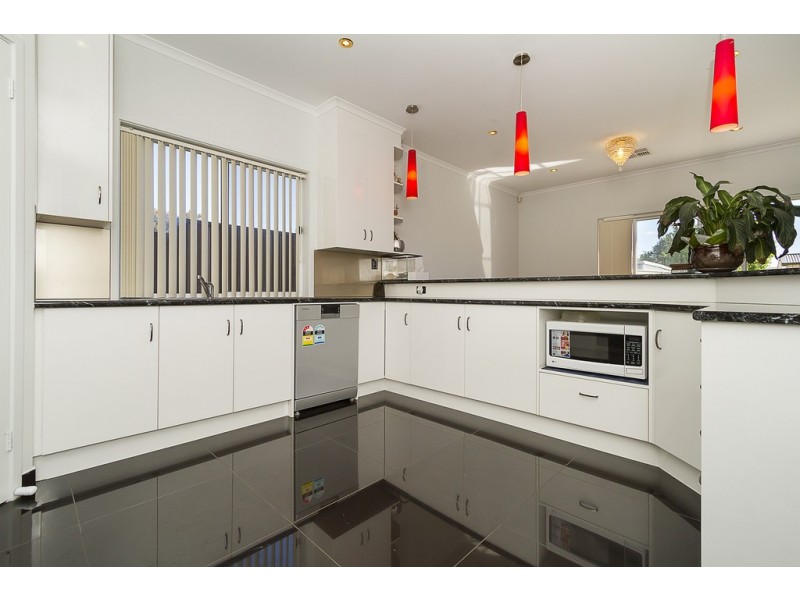 58 Fleming Crescent, Mansfield Park SA 5012