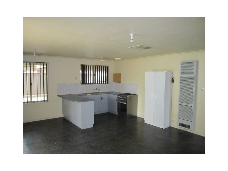 7 Roxby Drive, Parafield Gardens SA 5107