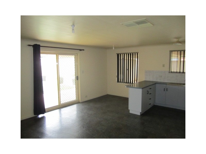 7 Roxby Drive, Parafield Gardens SA 5107