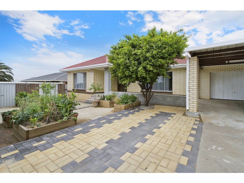 220 Maxwell Road, Para Hills SA 5096