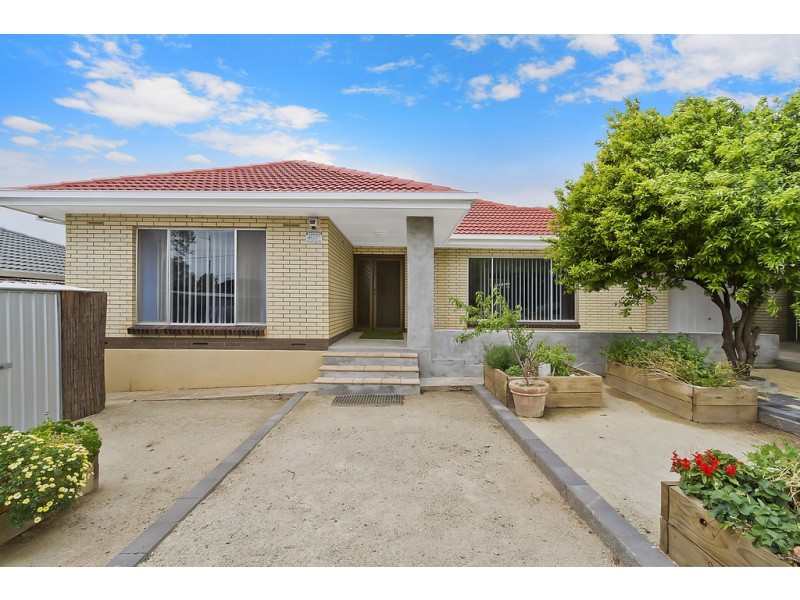 220 Maxwell Road, Para Hills SA 5096