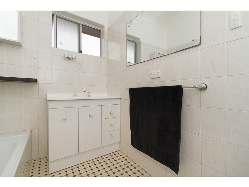 220 Maxwell Road, Para Hills SA 5096