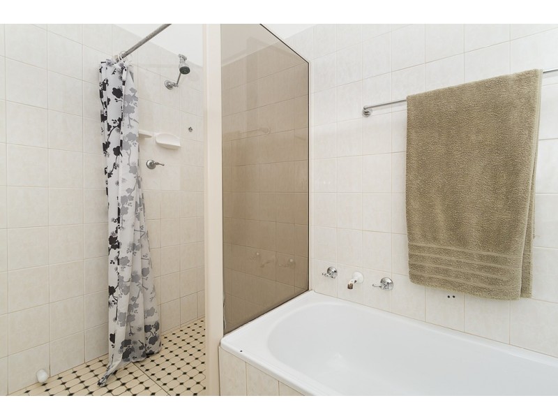 220 Maxwell Road, Para Hills SA 5096