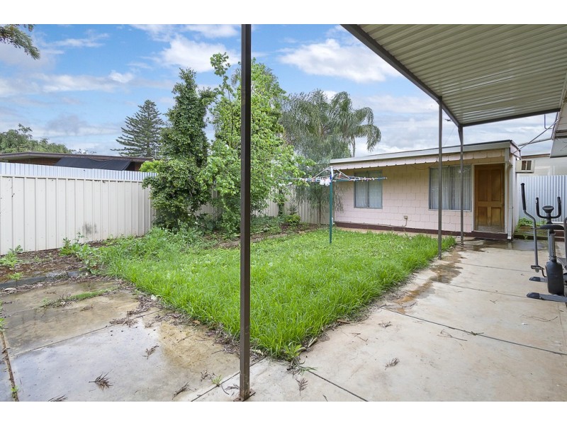 7 Dennis Crescent, Para Hills SA 5096