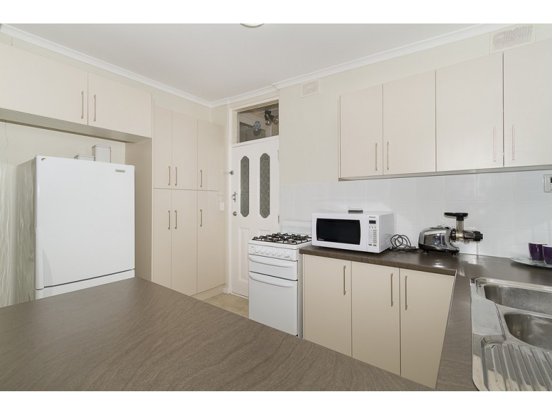 20 Fairway Street, Para Hills SA 5096